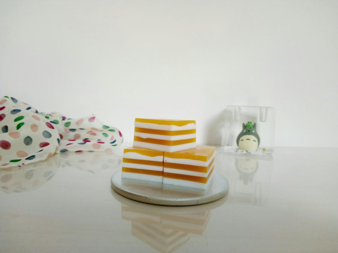 妈妈们快看，这道甜品是会跳舞的，孩子们一定喜欢！——芒果千层糕