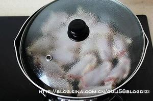 麻辣香锅鸡翅的做法 步骤5