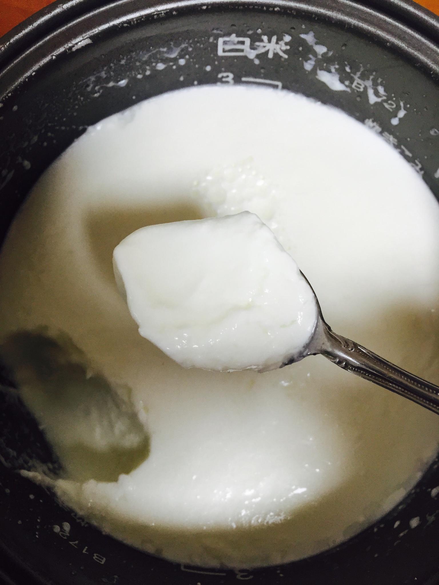电饭锅制作酸奶的做法
