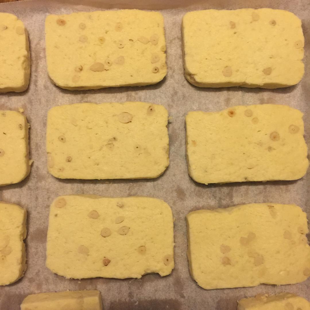 松子黄油饼干