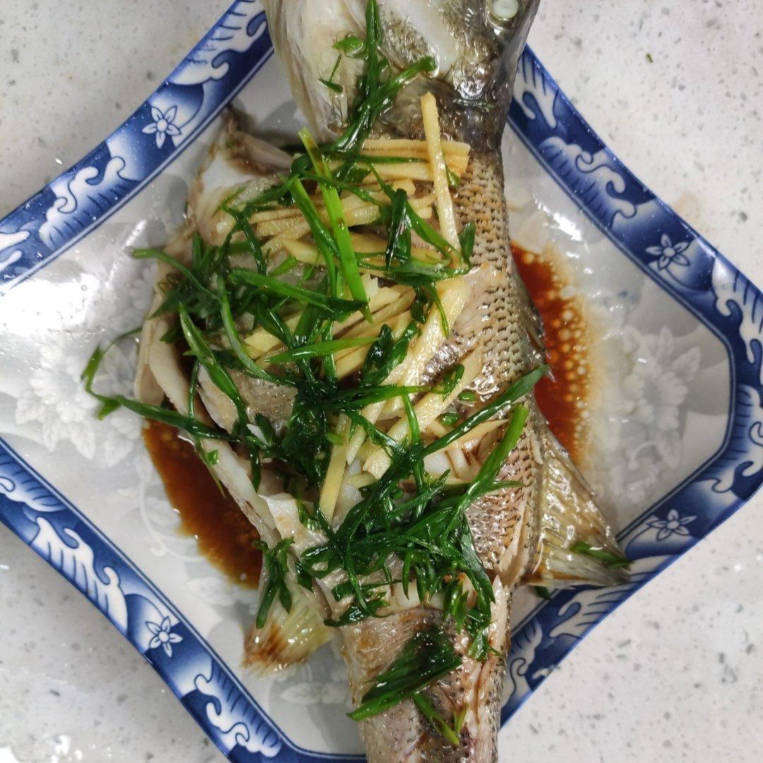 清蒸鲈鱼