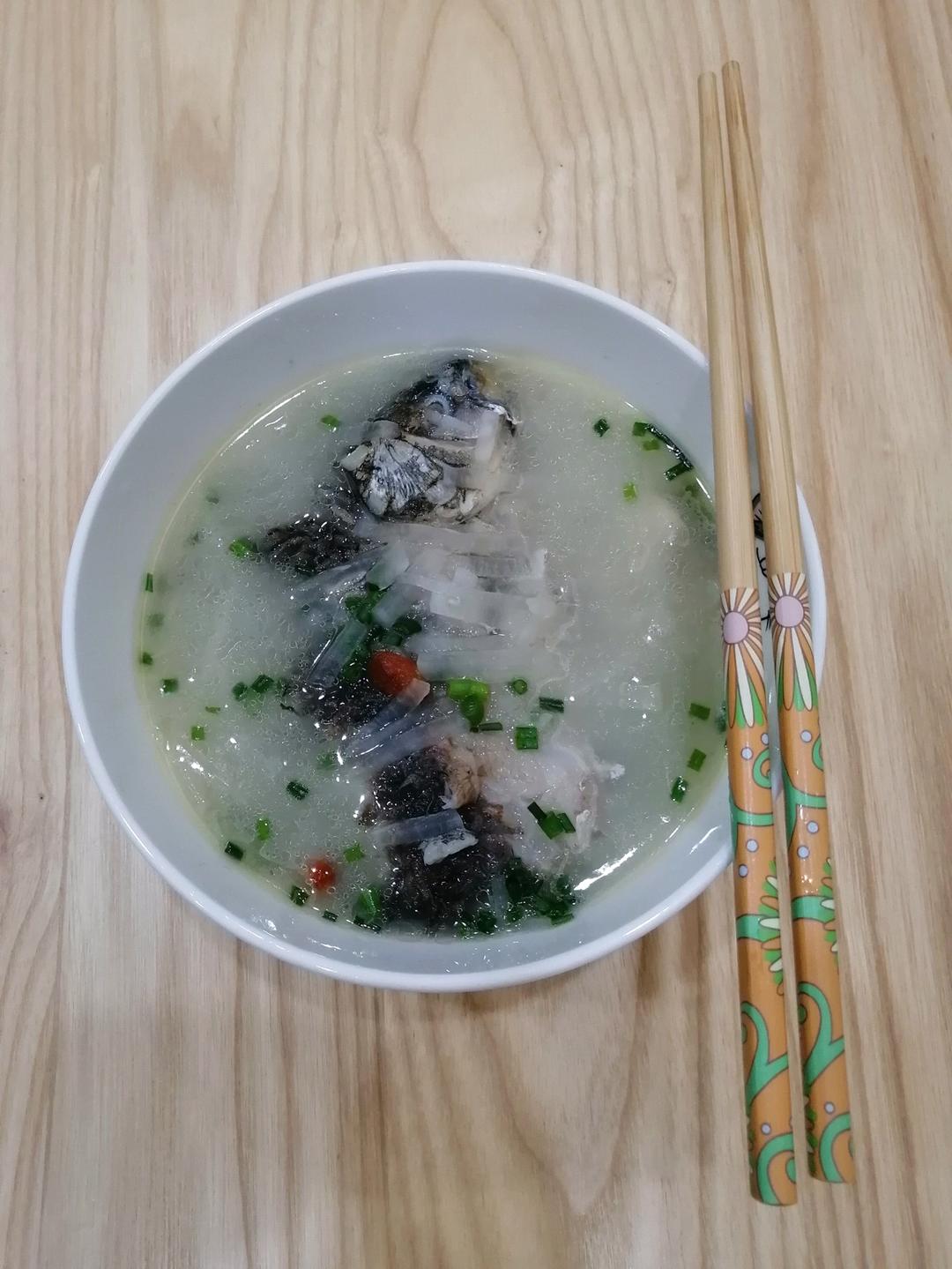 这样做的鲫鱼汤超好喝，奶白奶白的