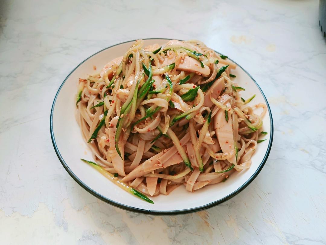 酸辣凉拌面，天热就爱吃这口