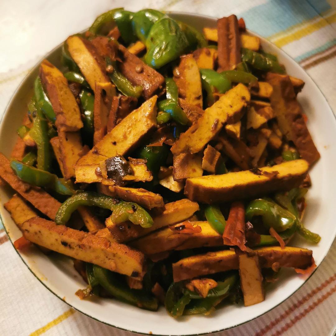 香干炒青椒（比荤菜还好吃的素菜）