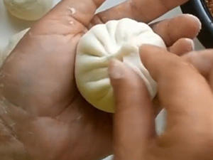 香菇芹菜酱肉包的做法 步骤10