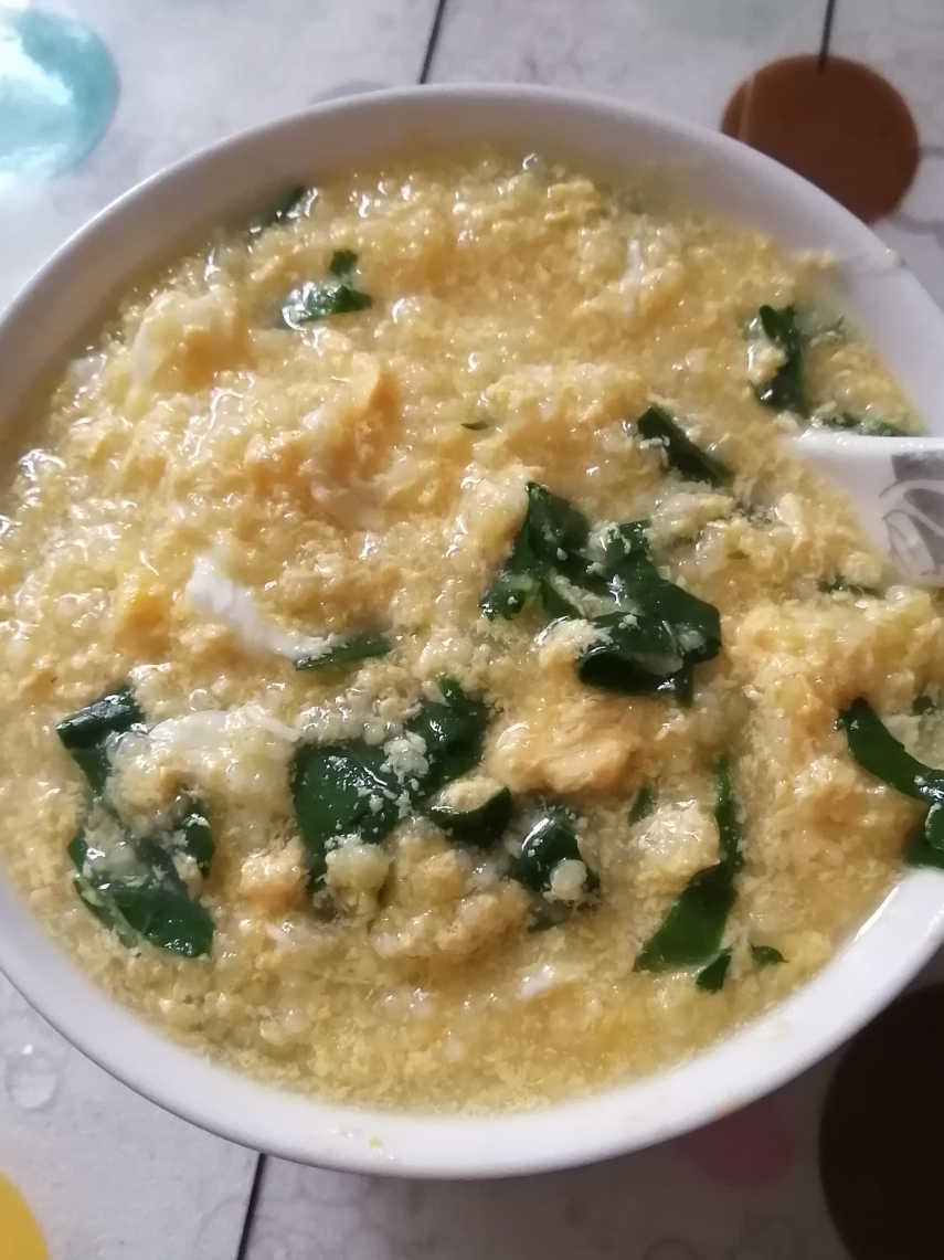 小米玉米碴鸡蛋青菜粥