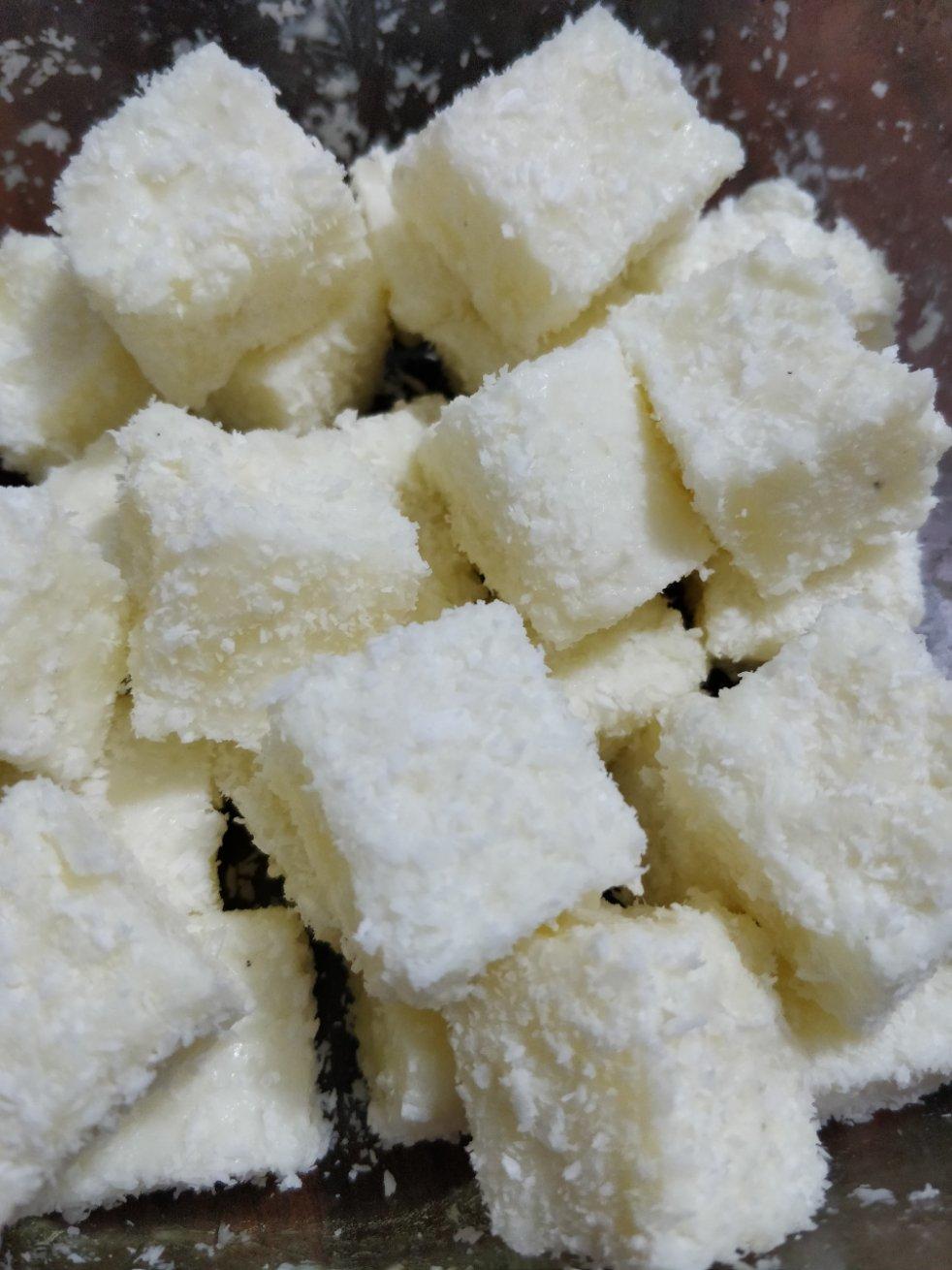 完胜85度C牛奶椰丝小方