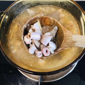 小肠猪肝枸杞汤的做法 步骤8