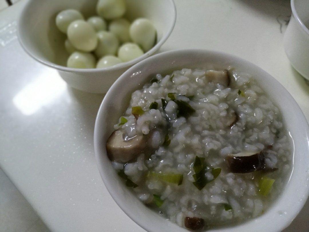 香菇菠菜牛肉粥