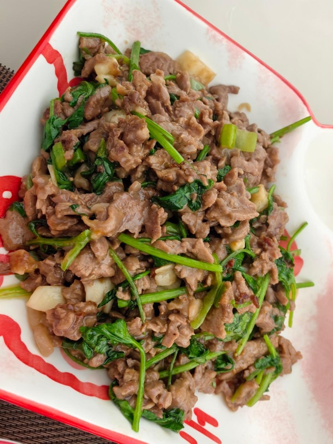 香菜爆炒牛肉（主打嫩）