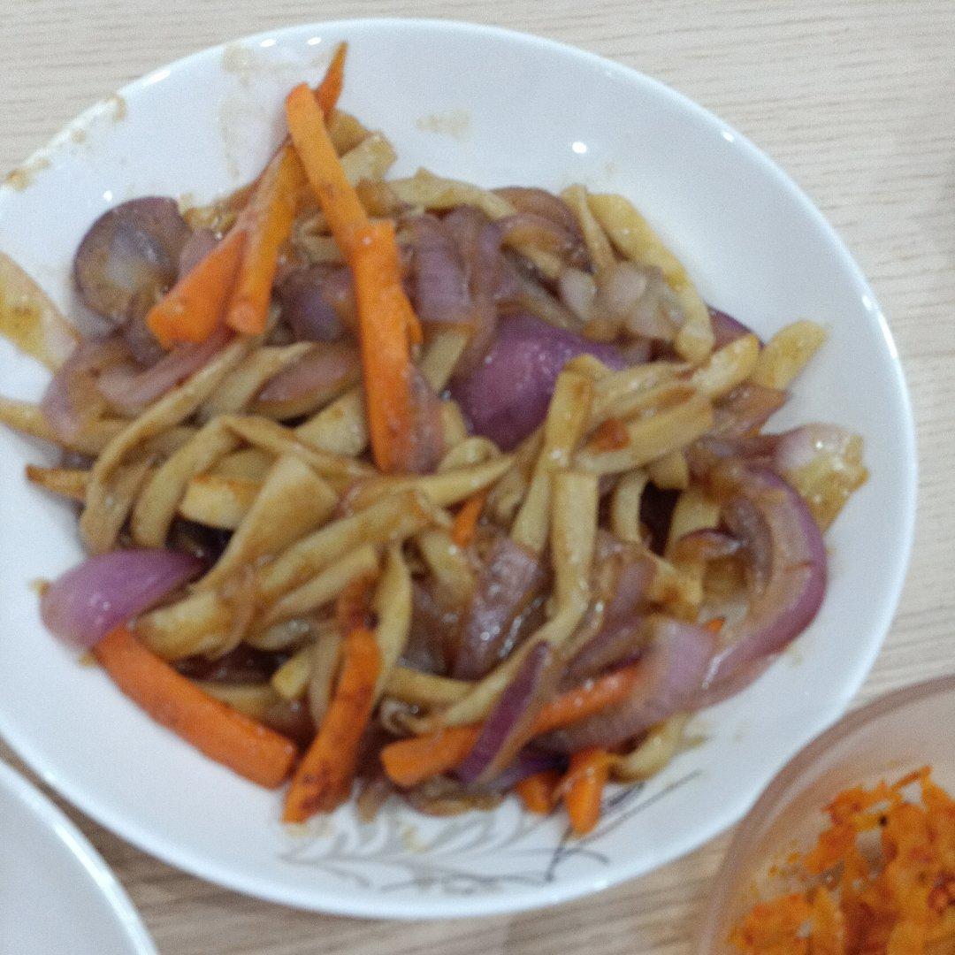 洋葱遇到杏鲍菇