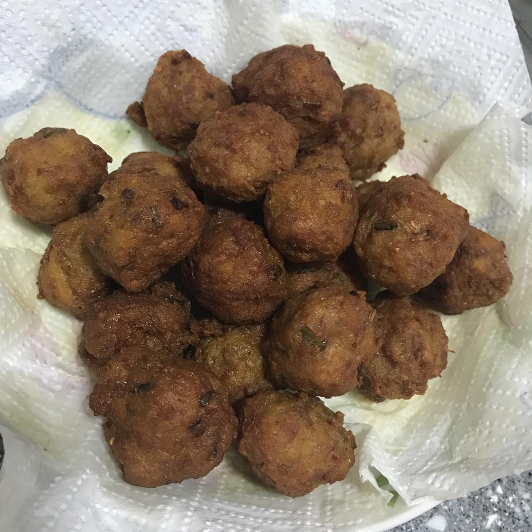 酥炸肉丸子
