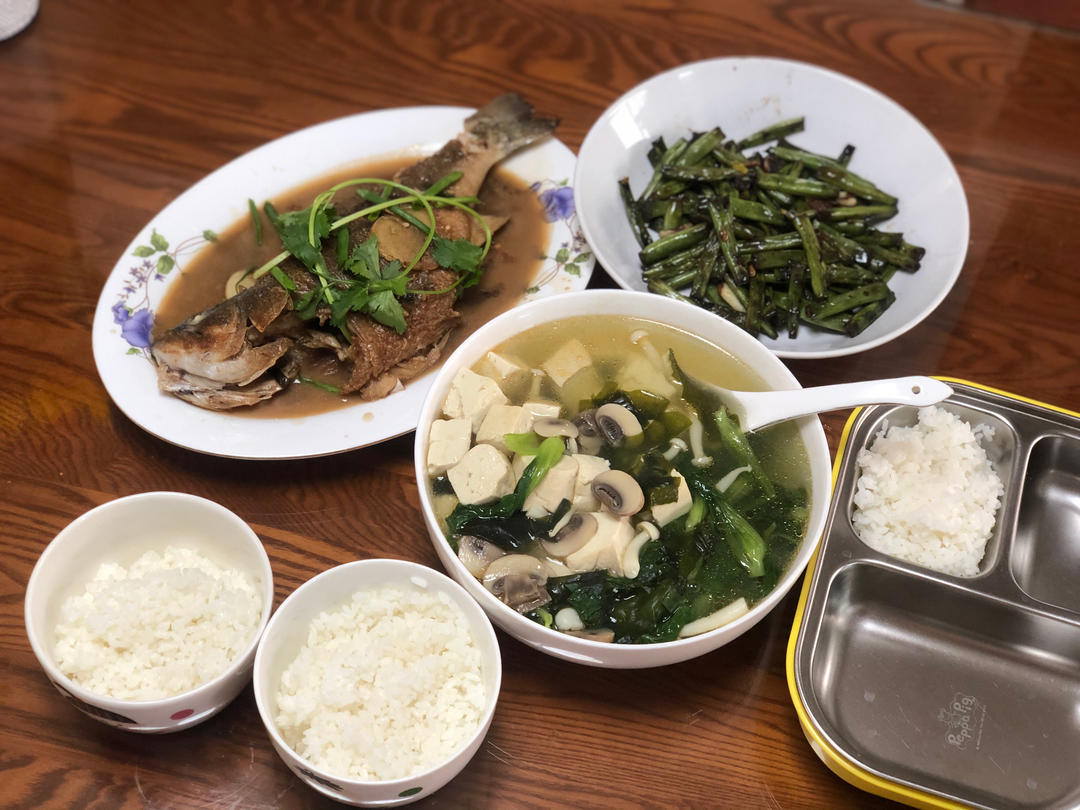 红烧鲈鱼