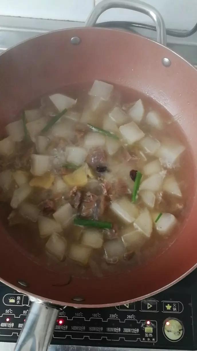 牛肉炖萝卜