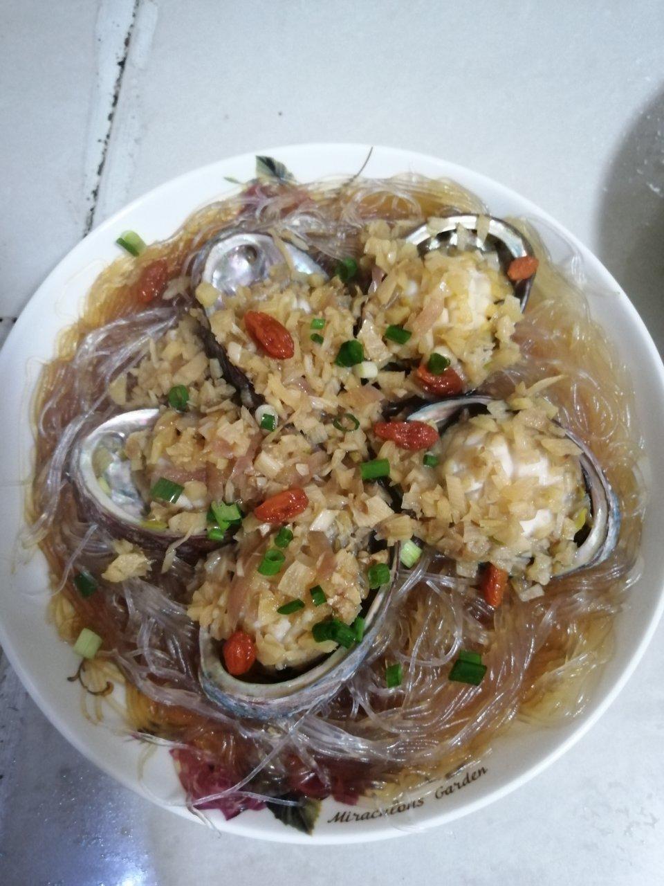 蒜蓉粉丝蒸鲍鱼