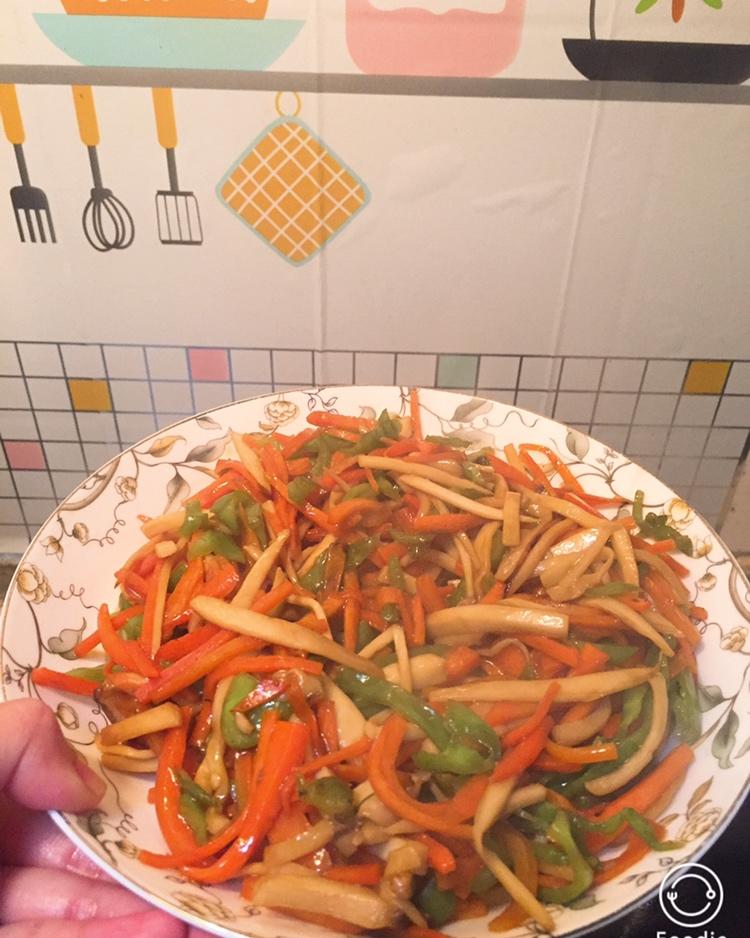 素炒三丝（青椒杏鲍菇胡萝卜）