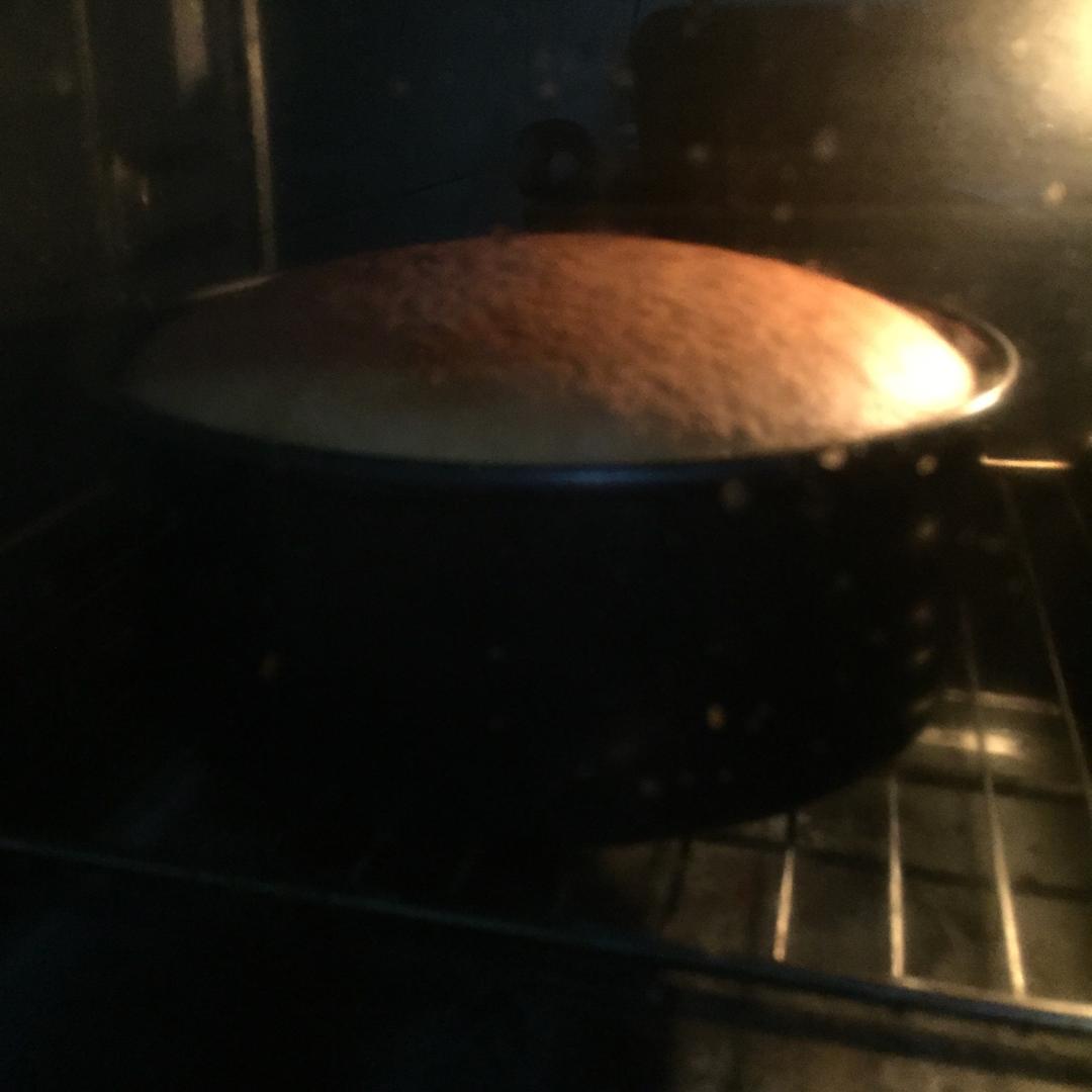 烤箱做蛋糕（戚风蛋糕的做法）