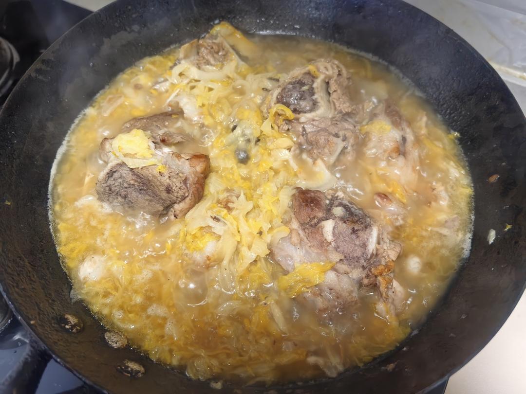 东北版酸菜炖大骨头（超简单，学不会你打我）