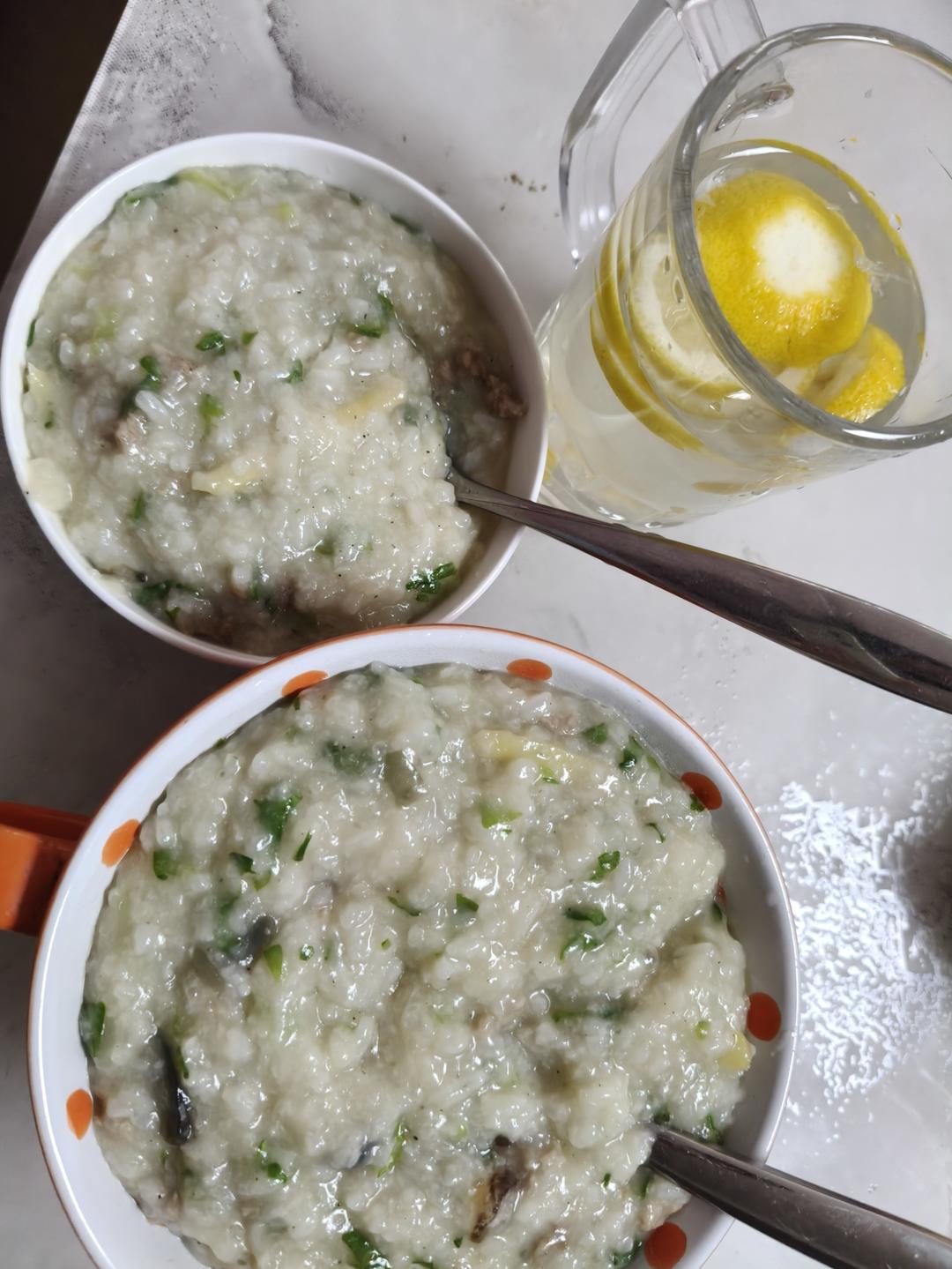 皮蛋瘦肉粥(经典粤菜)