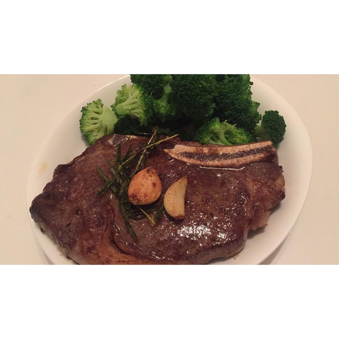好吃到哭的煎牛排