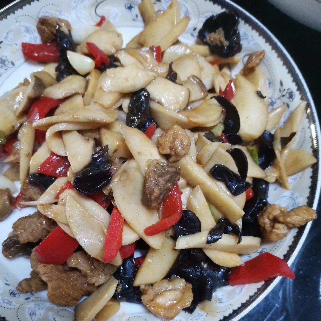 超好吃的杏鲍菇炒肉