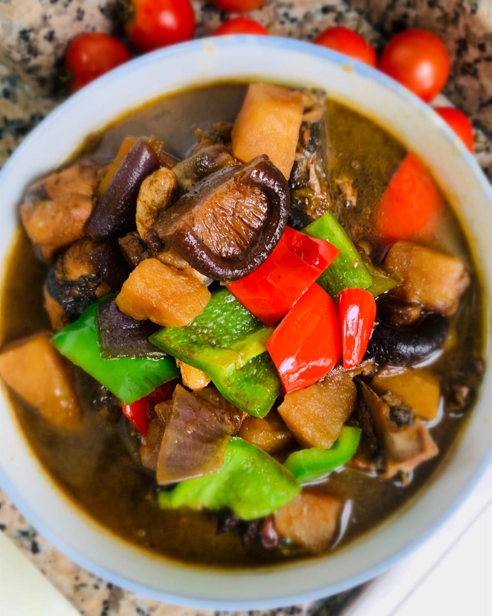 黄焖鸡米饭