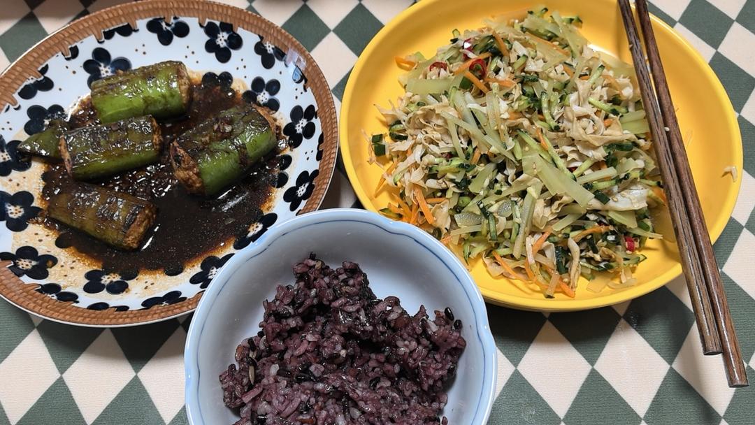 青椒酿肉+紫米饭