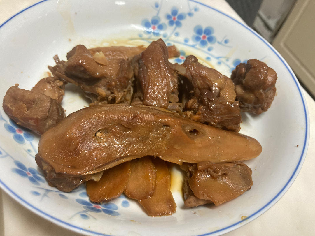 年夜饭快手菜：电饭锅三杯鸭（酱油鸭）