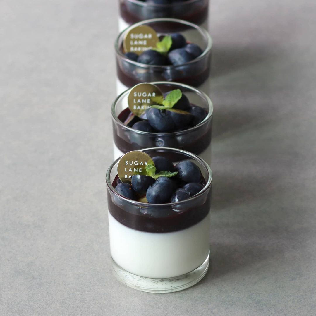 香草&蓝莓意式奶冻：韩国甜品店主厨的私房配方Blueberry&Vanilla Panna Cotta的做法
