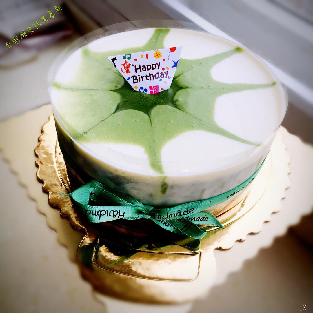渐变抹茶慕斯蛋糕：我Amanda带着既美又作的抹茶甜点又来了！【曼食慢语】