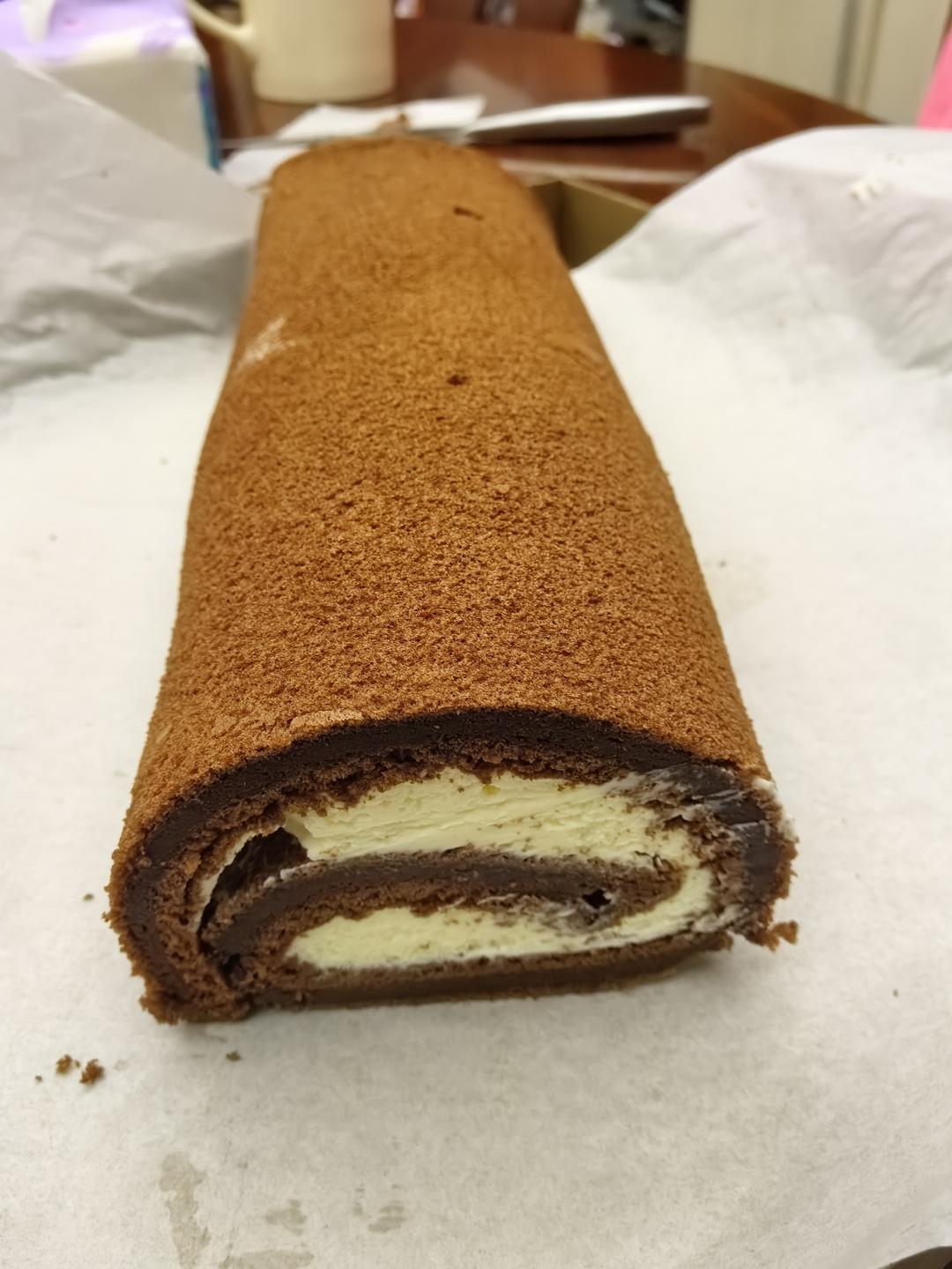 超浓郁卷不裂的巧克力蛋糕卷