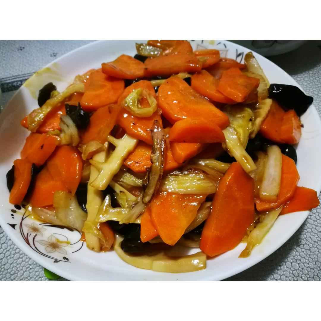 木耳胡萝卜炒白菜