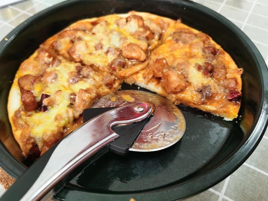 高筋／中筋面粉［自制披萨皮］撒宫保鸡丁