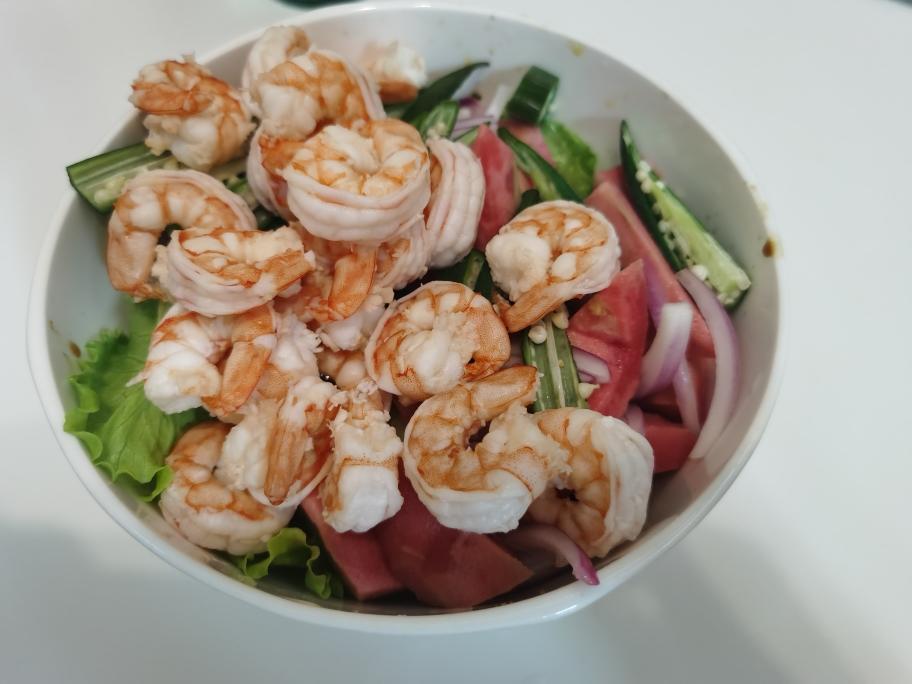 减脂增肌餐之虾仁芭乐清爽沙拉