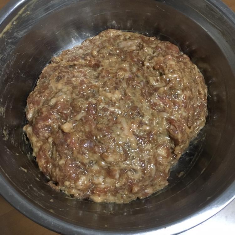 论肉馅的拌制方法