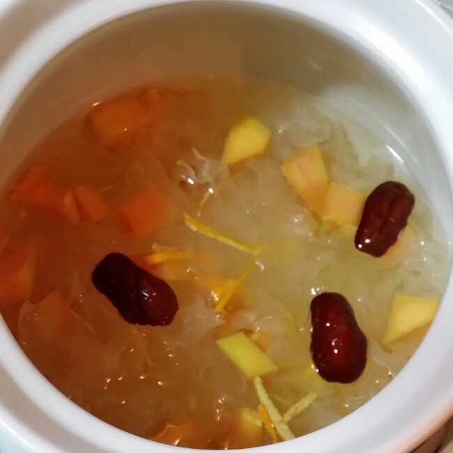 红枣木瓜银耳汤