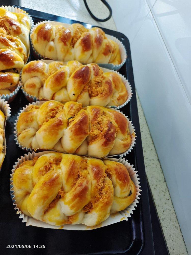 超好吃的一发肉松小卷面包