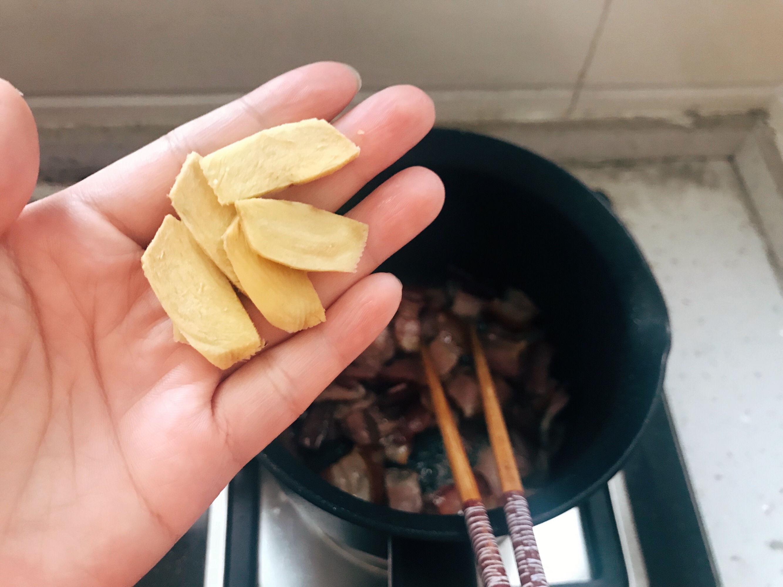 湘菜～腊肉炖萝卜的做法 步骤6