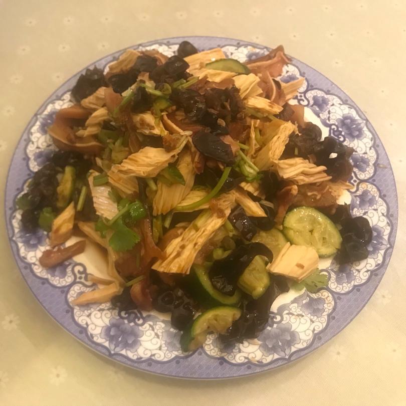 腐竹木耳拌黄瓜