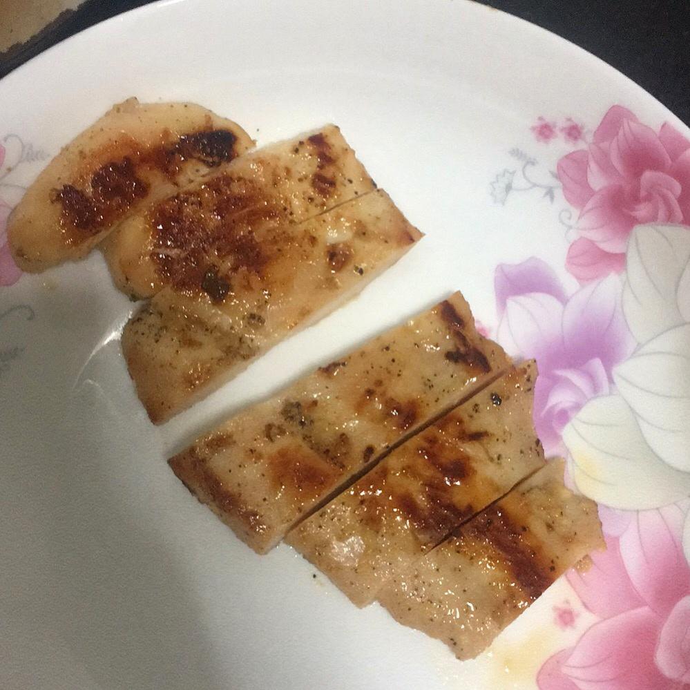 酷炫屌炸天好吃的煎鸡胸肉（香蒜蜂蜜煎鸡胸肉）