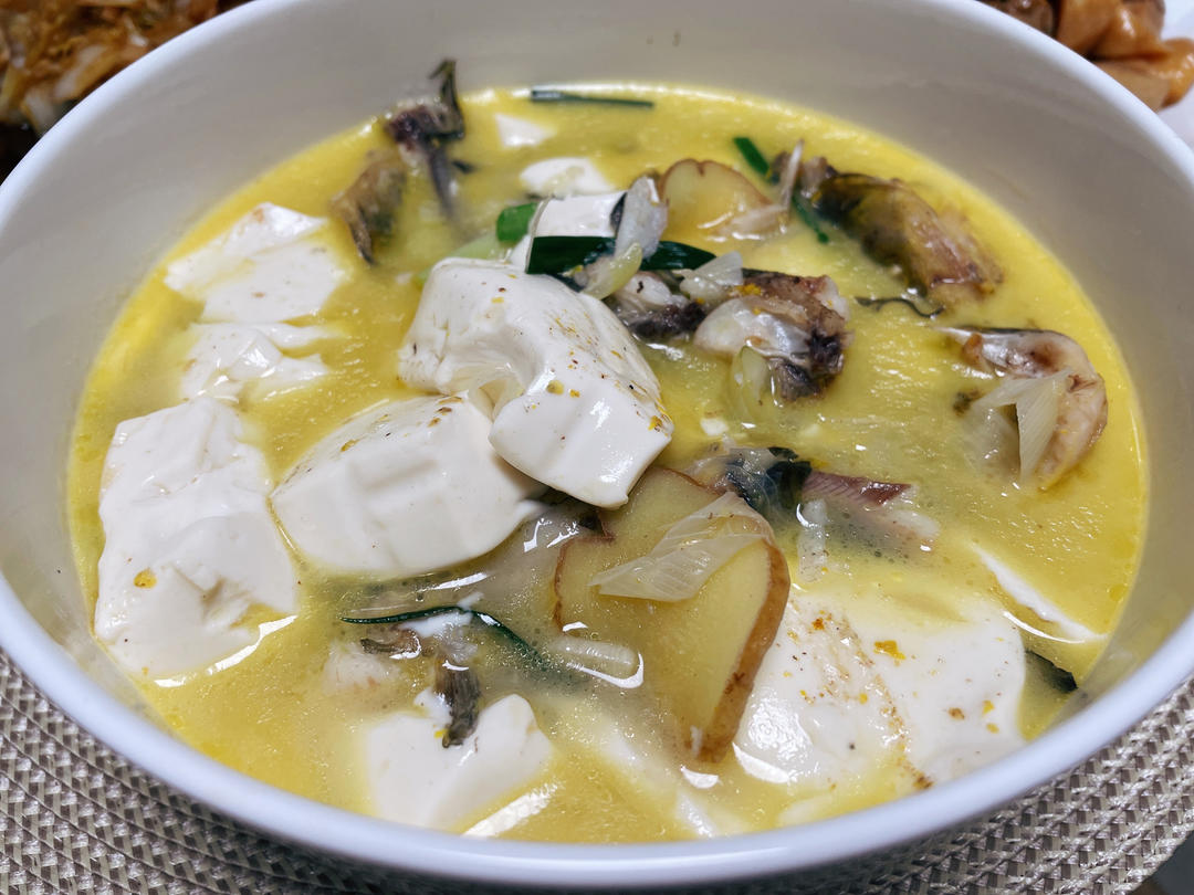 昂刺鱼豆腐汤（黄辣丁）