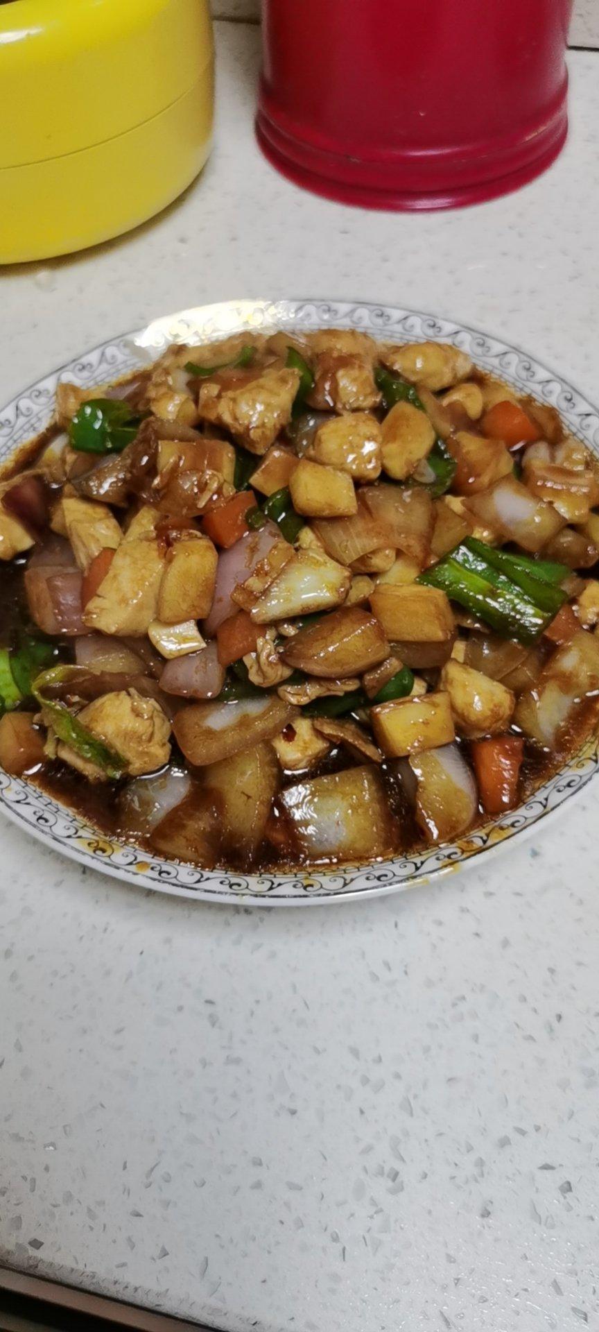 又香又嫩的洋葱炒鸡丁