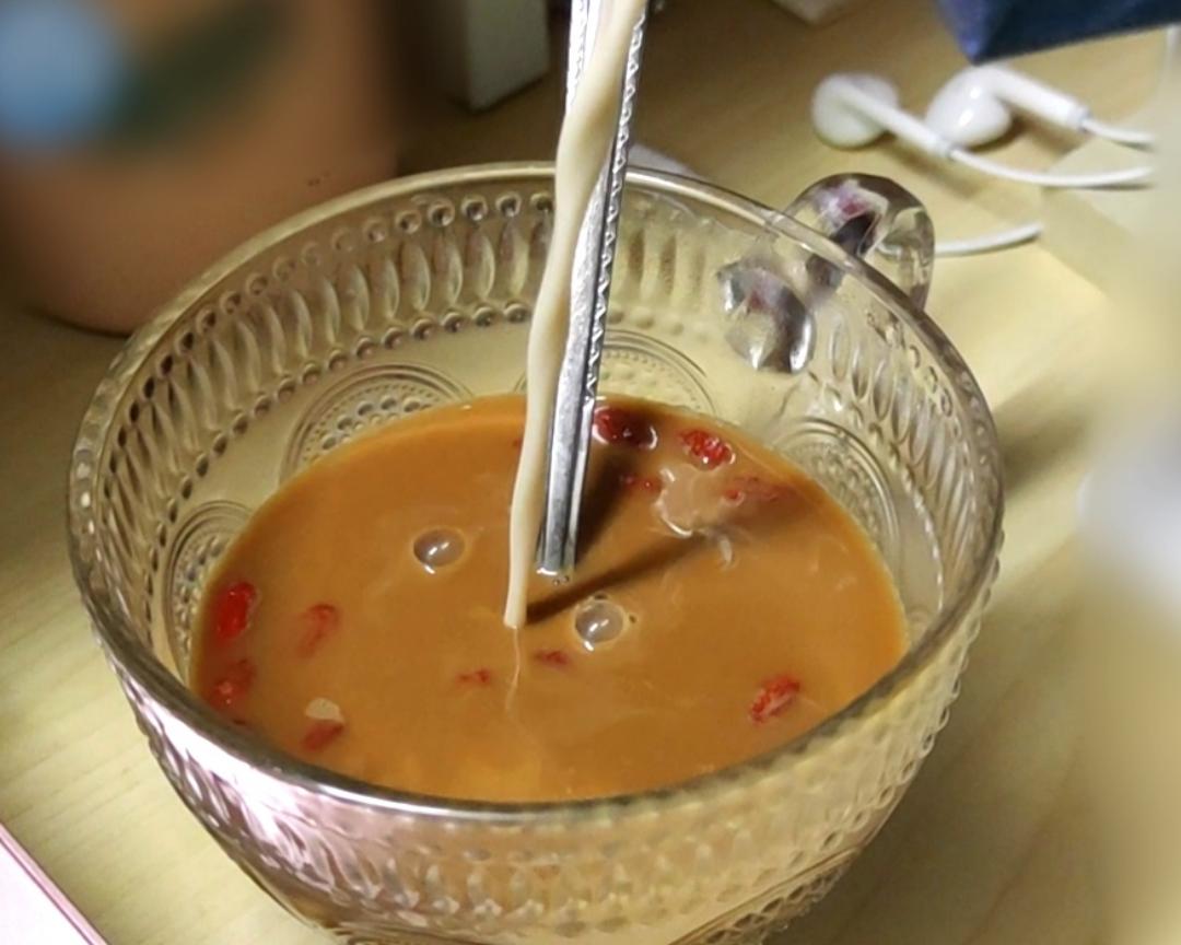 枸杞红糖燕麦奶