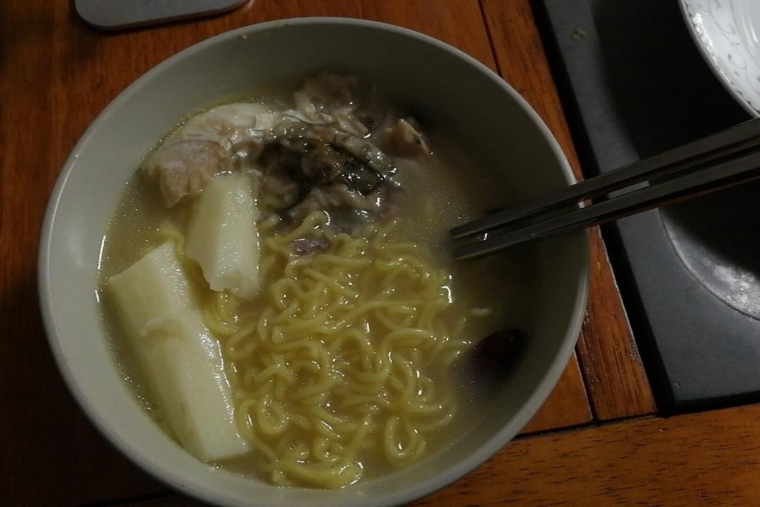 山药鲫鱼汤