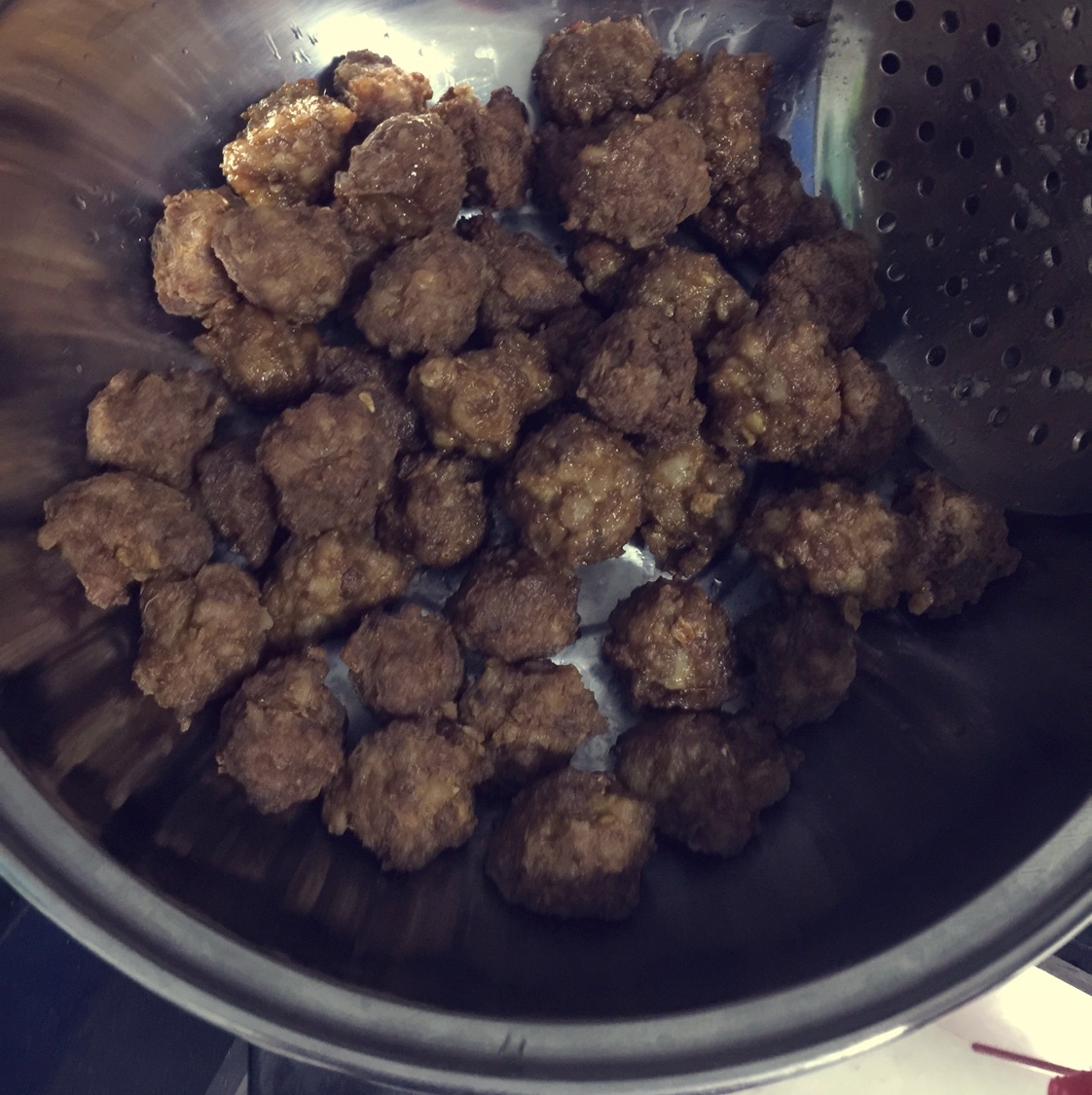 自制油炸肉丸子