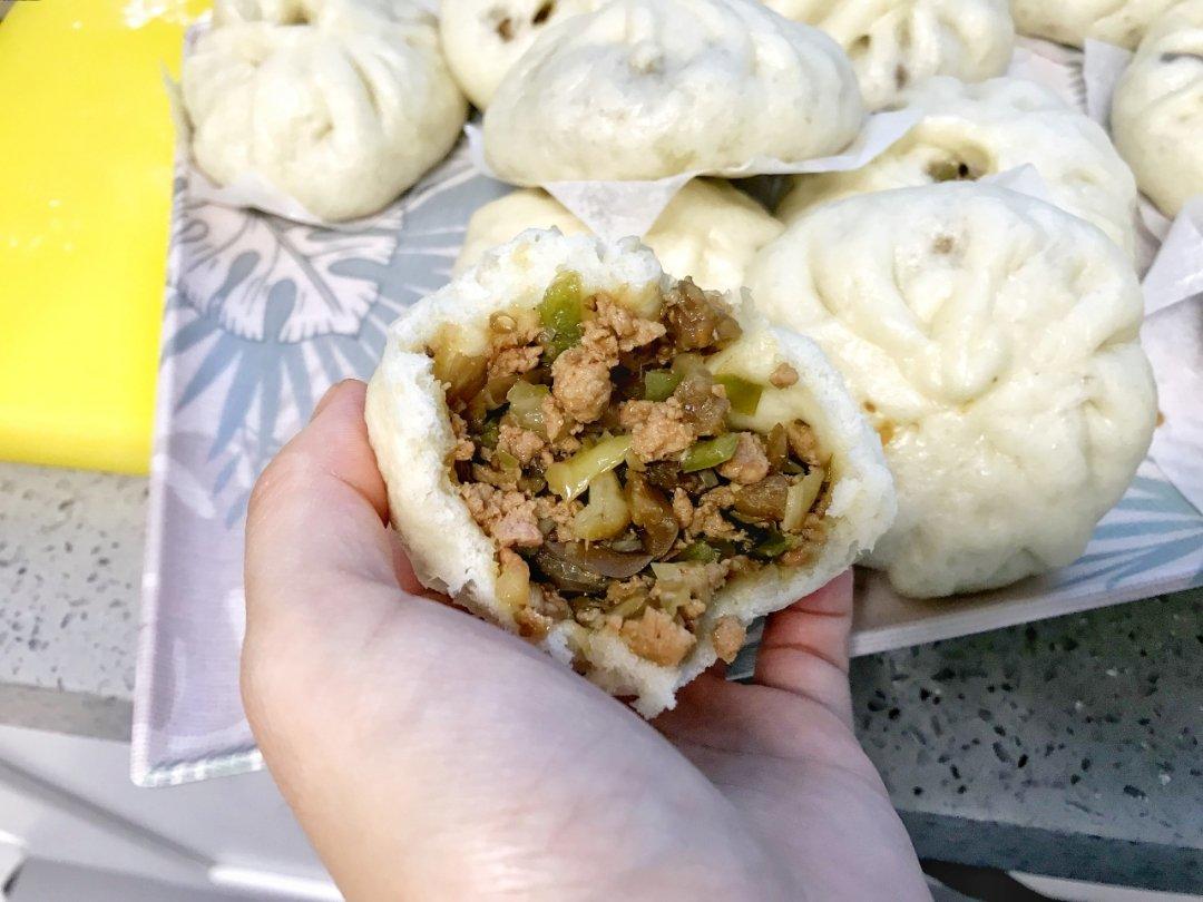 茄子酱肉包子