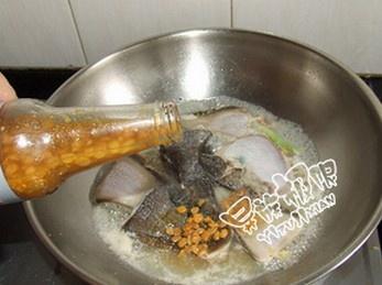 豆酱水煮鱼的做法 步骤4