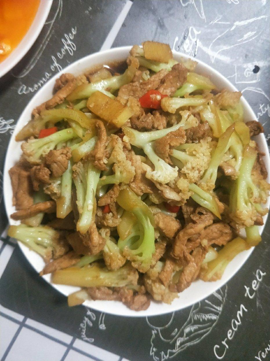 家常花菜炒肉