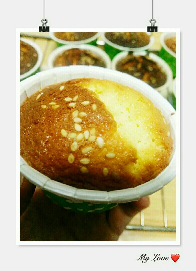 全蛋法打发原味海绵杯子蛋糕