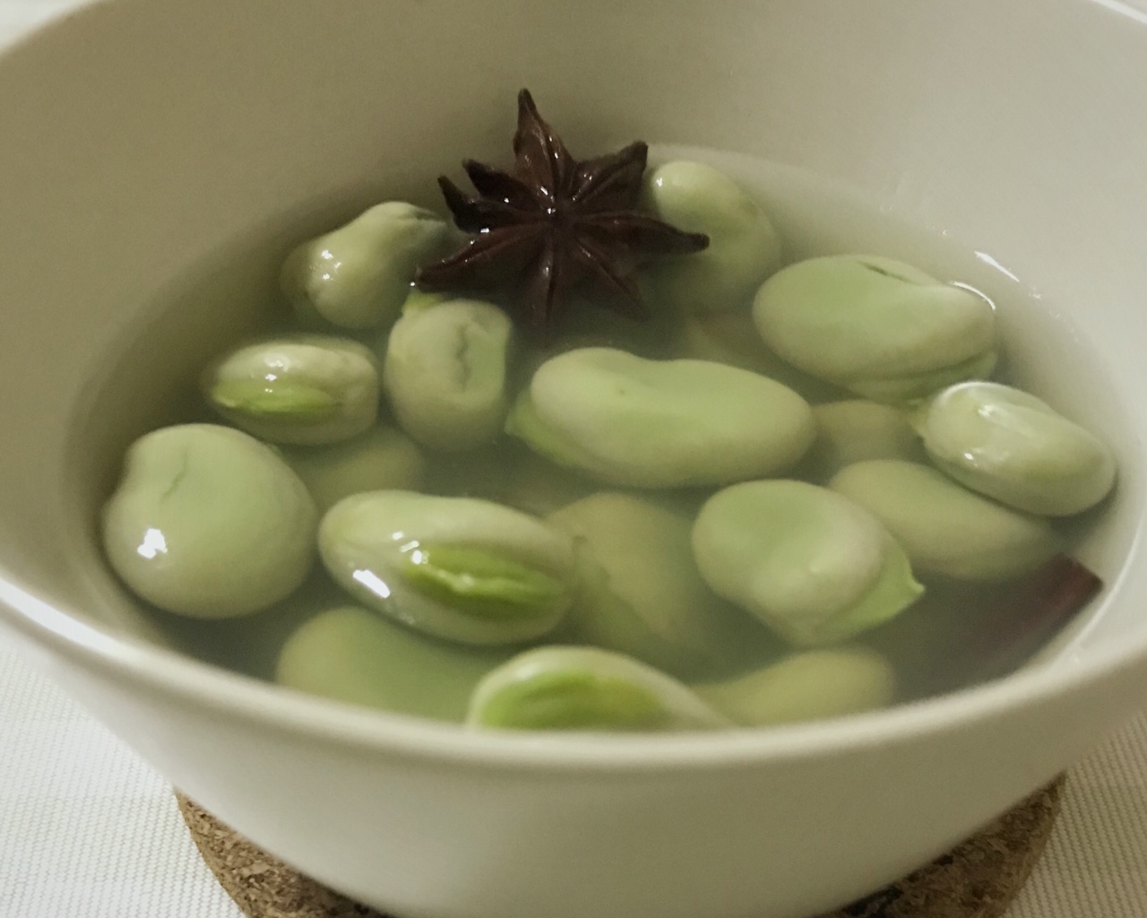 应季蔬菜蚕豆：蔬菜界的馈赠—鲜掉眉毛的水煮蚕豆的做法